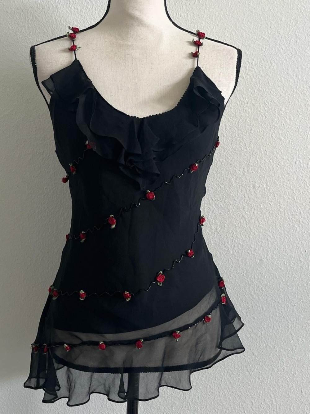 Early 00’s ECI viral silk rosette beaded top